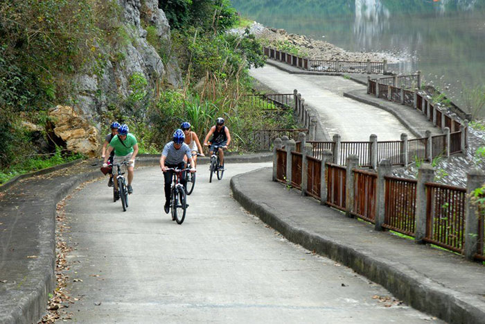 10 things to do in Cat Ba island cycling